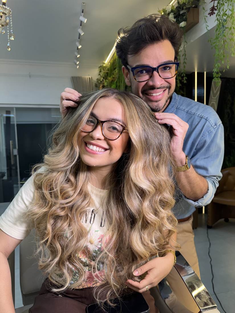 Transformação em mechas loiras